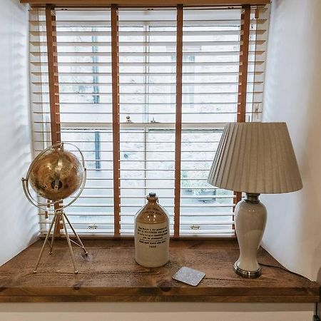 Fryers Cottage - Beautiful 2 Bedroom Town & Country Cottage On Edge Of Peak District Wirksworth Extérieur photo