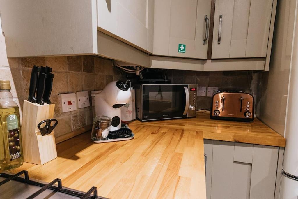 Fryers Cottage - Beautiful 2 Bedroom Town & Country Cottage On Edge Of Peak District Wirksworth Extérieur photo