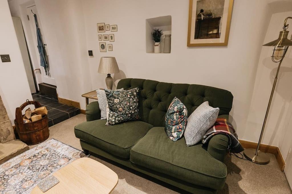 Fryers Cottage - Beautiful 2 Bedroom Town & Country Cottage On Edge Of Peak District Wirksworth Extérieur photo